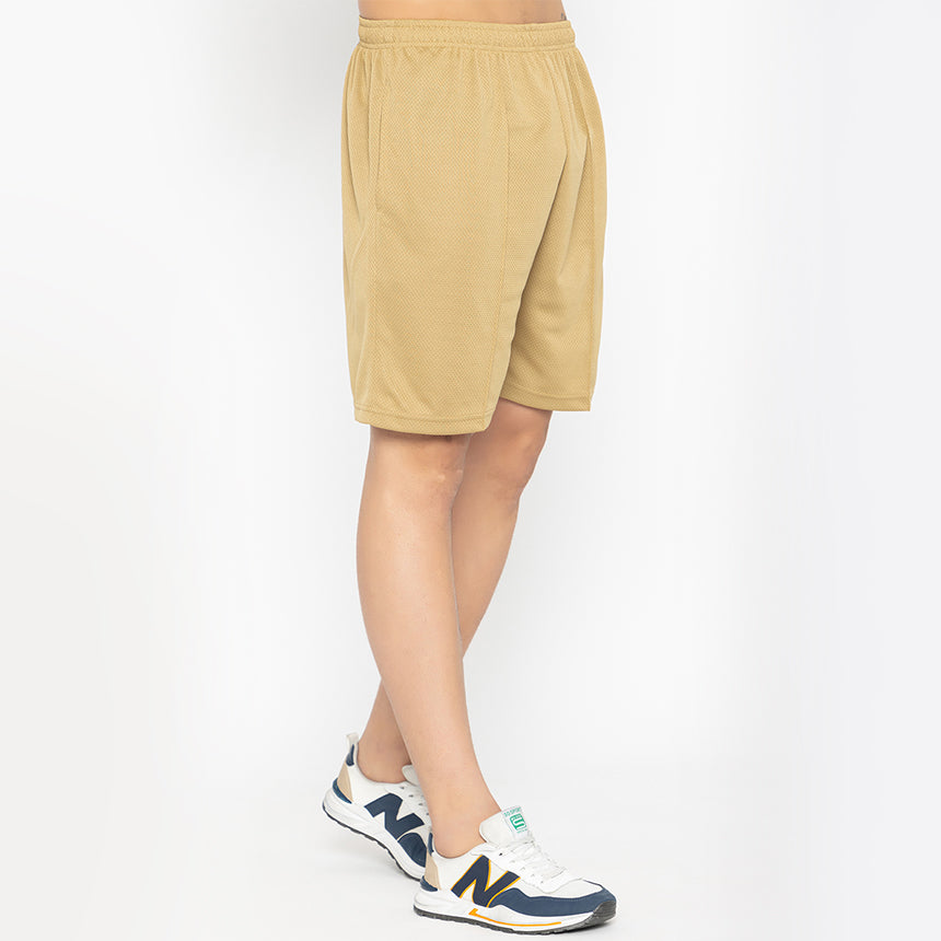 MEN IN BLUE SHORTS KNITTED KHAKI